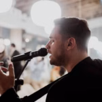 Stefan Nedeljković pevač i gitarista