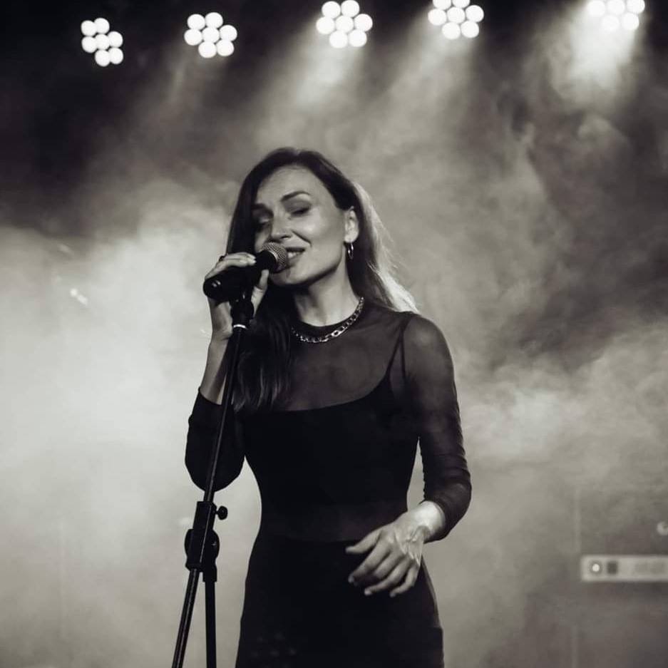 Ivana Vukmirović Manivi: umetnica koja spaja džez, soul, pop